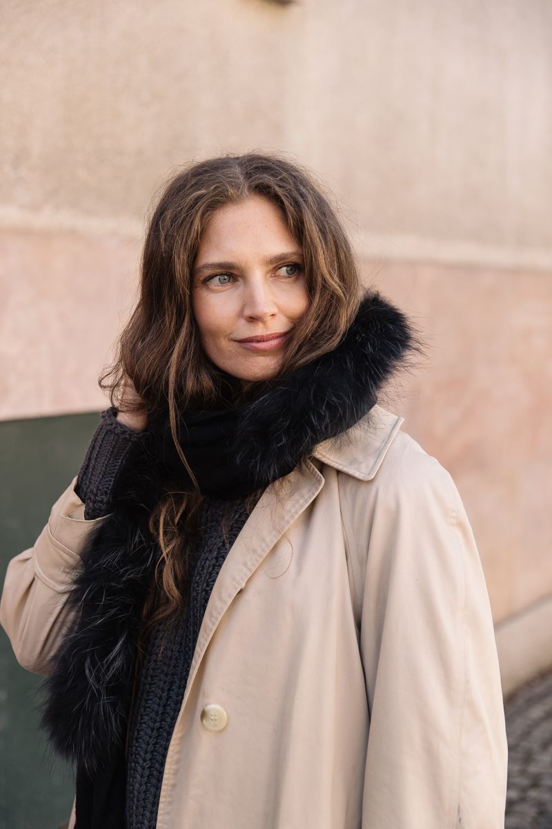 Col Klara Noir