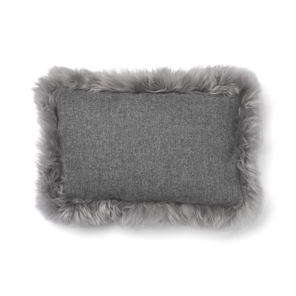 Coussin en peau de mouton longue laine Pierre/Gris clair