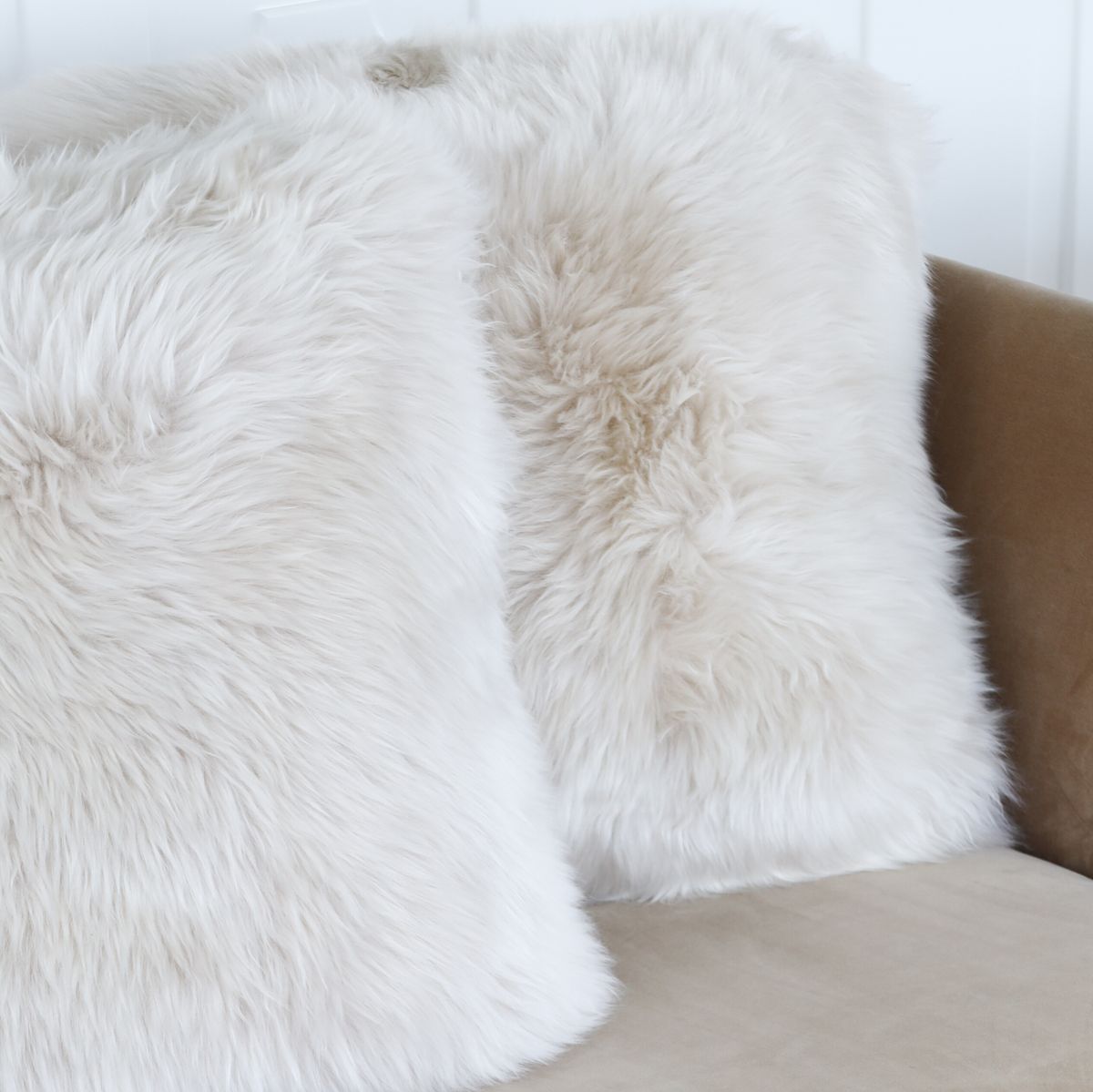 Coussin en peau de mouton longue laine Ivoire