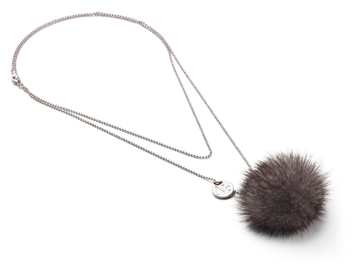Collier Pompon Bleu foncé irlandais