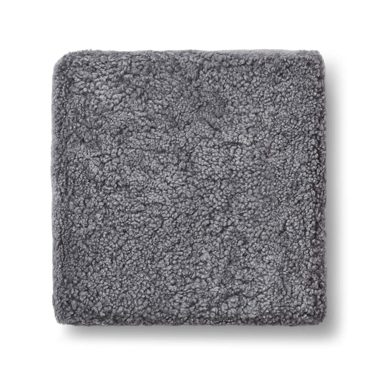Pouf en peau de mouton bouclée | Laine courte Gris Léger