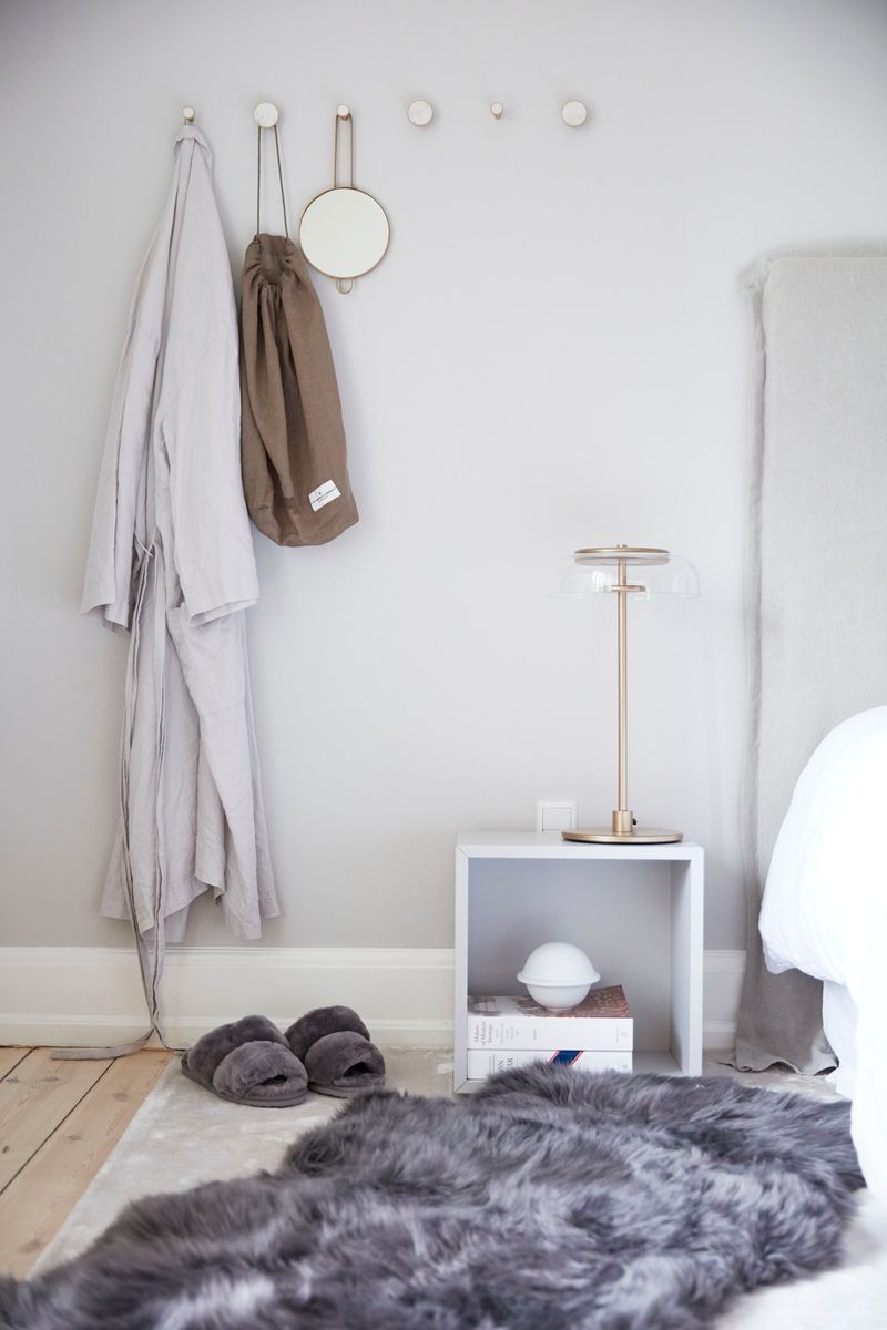 Slipper Cross Dark Grey