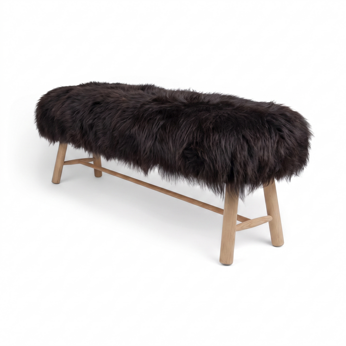 Banc Theo | Peau de mouton islandais | Pieds en chêne Noirâtre