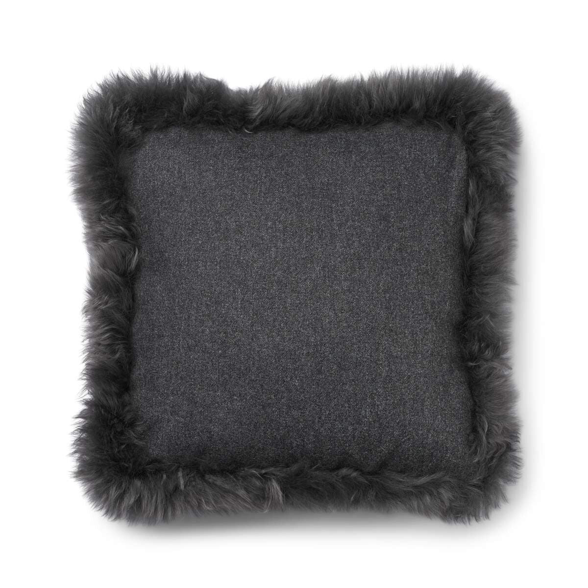 Coussin en peau de mouton longue laine Roche/acier