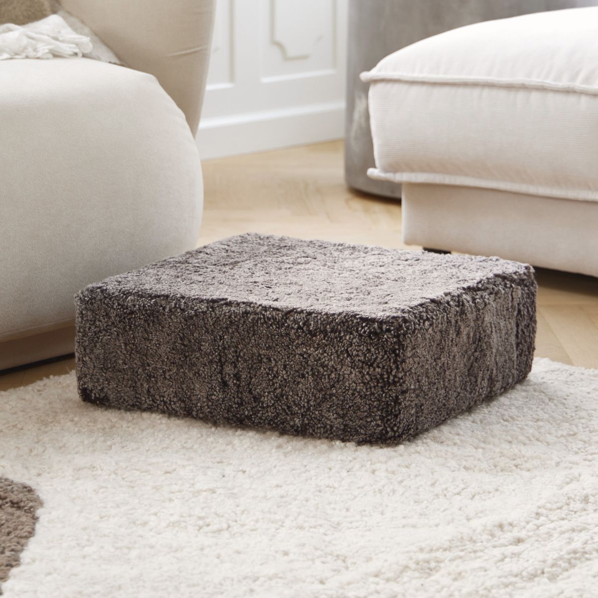 Pouf en peau de mouton bouclée | Laine courte Anthracite