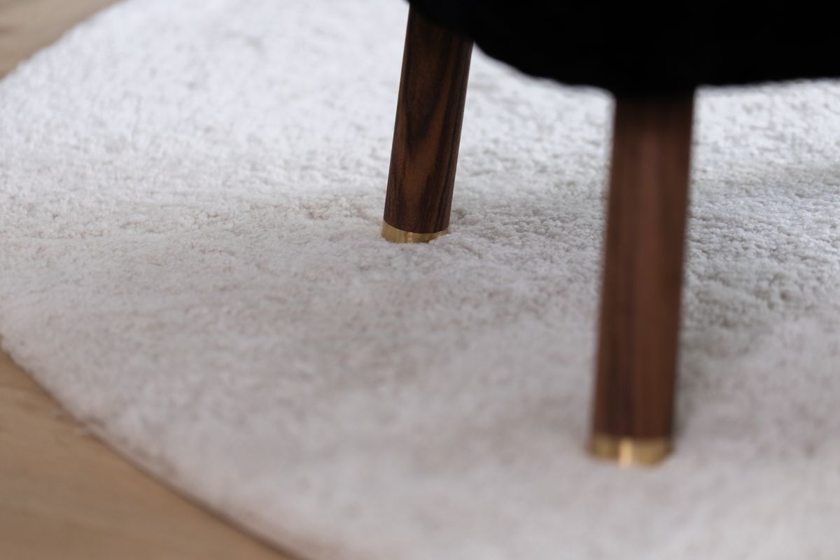 Tapis design en peau de mouton bouclée à laine courte Ø140 cm Perle