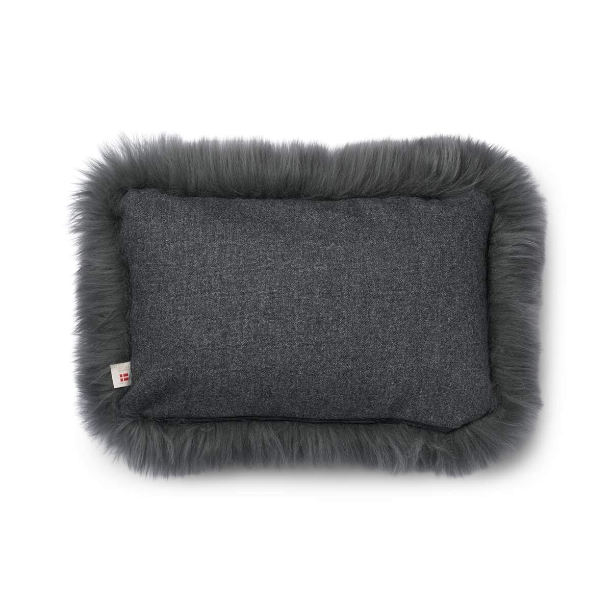 Coussin en peau de mouton longue laine | 52x52 cm | 34x52 cm Roche/acier