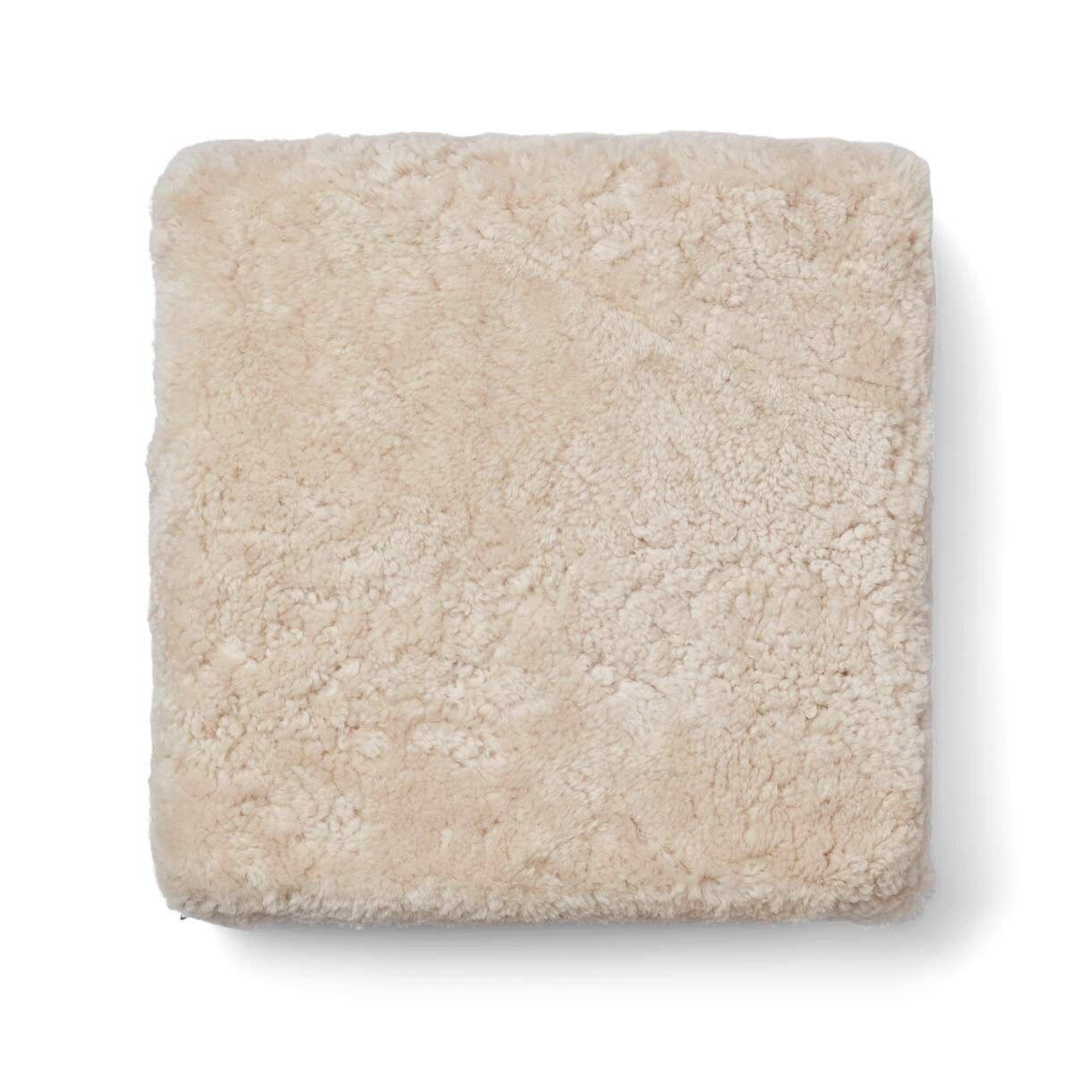 Pouf en peau de mouton bouclée | Laine courte Perle