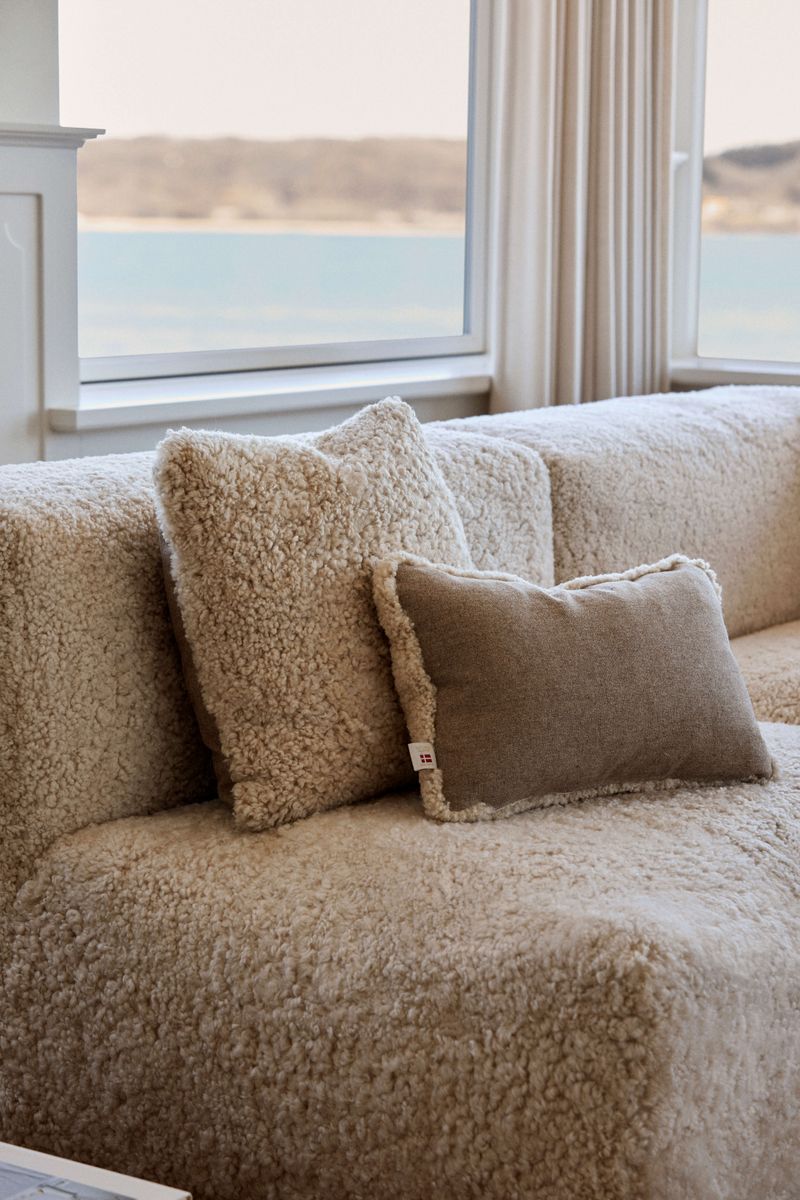 Coussin en laine courte de mouton Beige/Perle