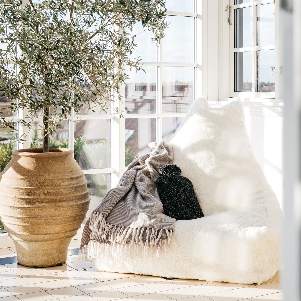 Fauteuil pouf en peau de mouton | Laine courte Anthracite