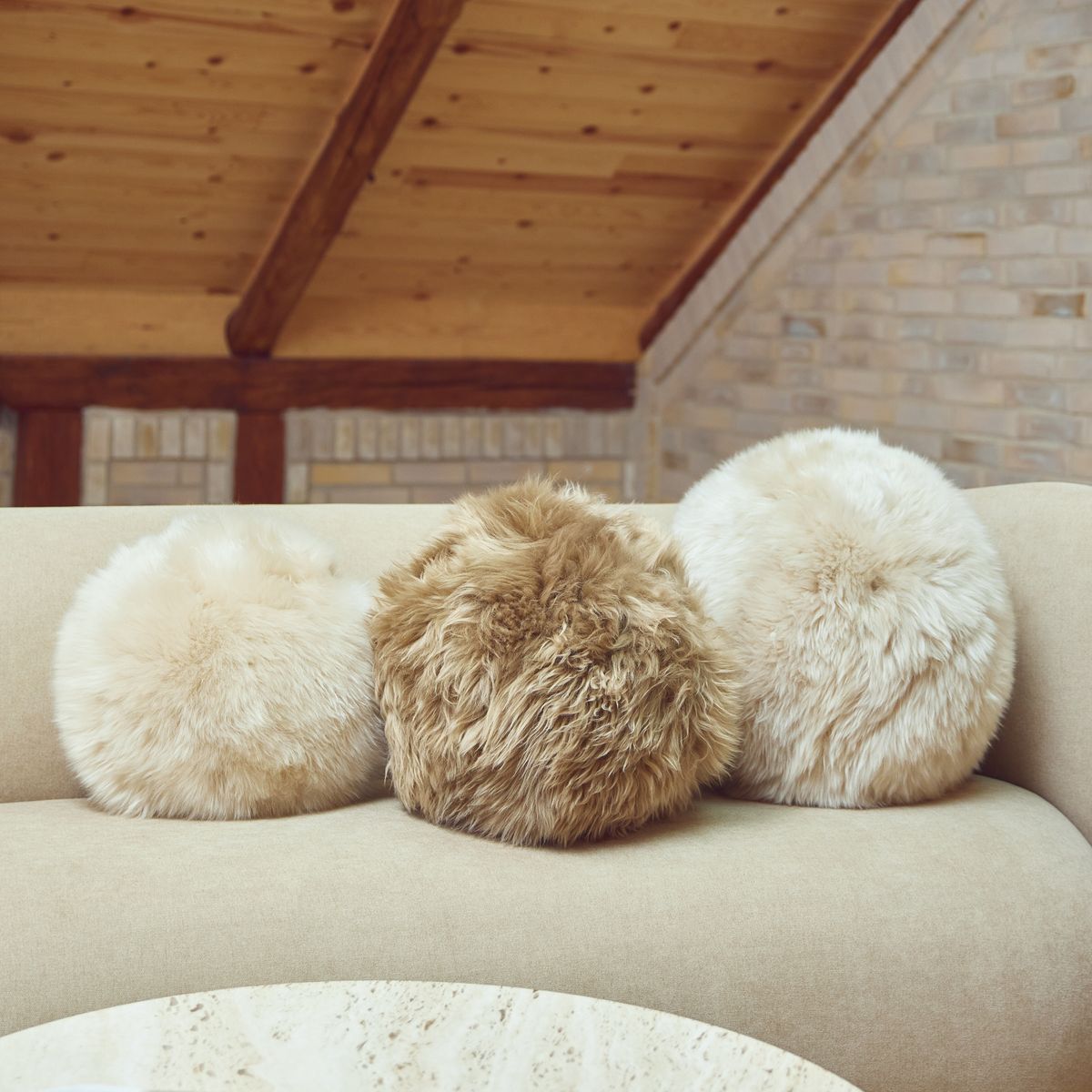 Coussin d'Angélite Laine Longue Noir